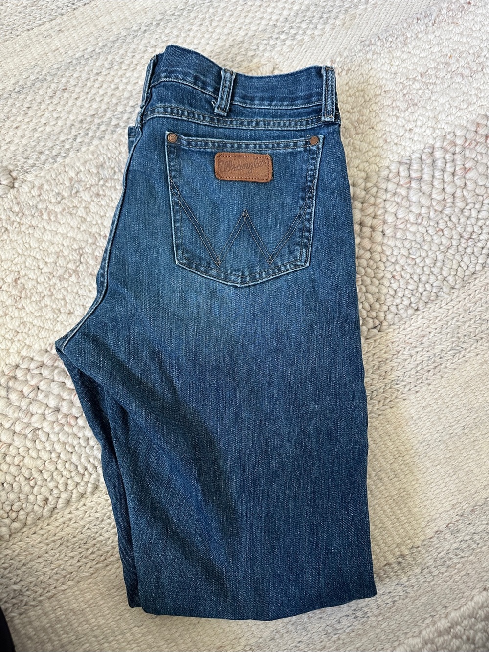 Wrangler Men's Slim boot Jeans - Medium Blue with Brown Patch